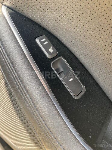 Kia K5-21