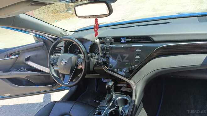 Toyota Camry-13