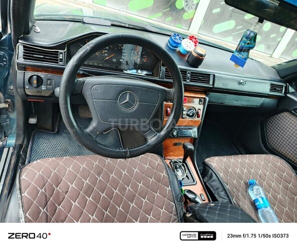 Mercedes E 250 1995, 250,000 km - 2.5 l - Bakı