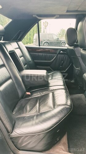 Mercedes E 220 1995, 353,798 km - 2.2 л - Gəncə