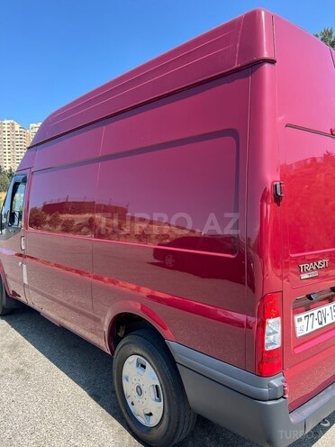 Ford Transit-9