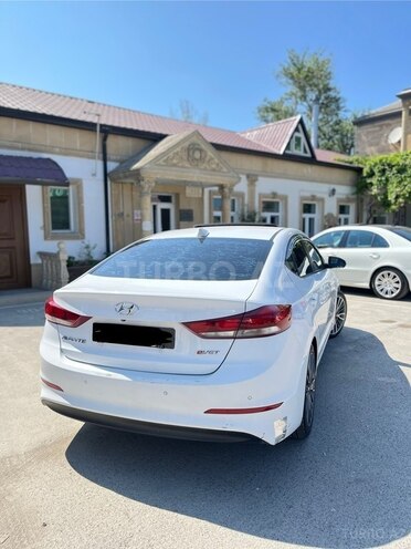 Hyundai Avante 2016, 180,000 km - 1.6 l - Bakı