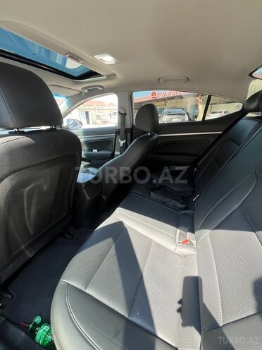 Hyundai Avante 2016, 180,000 km - 1.6 l - Bakı