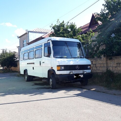 Mercedes 609 D 1992, 886,688 km - 4.0 л - Quba