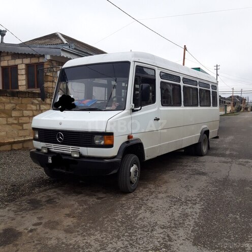 Mercedes 609 D 1992, 886,688 km - 4.0 л - Quba