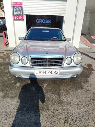 Mercedes E 240 1999, 279,600 km - 2.4 l - Bakı