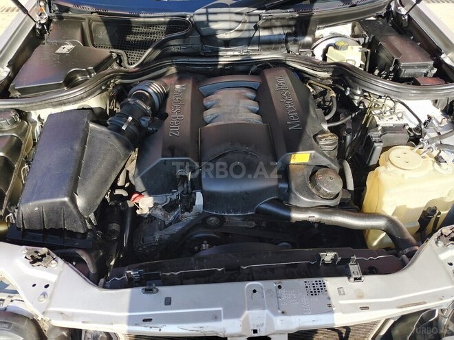Mercedes E 240 1999, 279,600 km - 2.4 l - Bakı