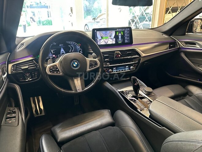 BMW 530e-10