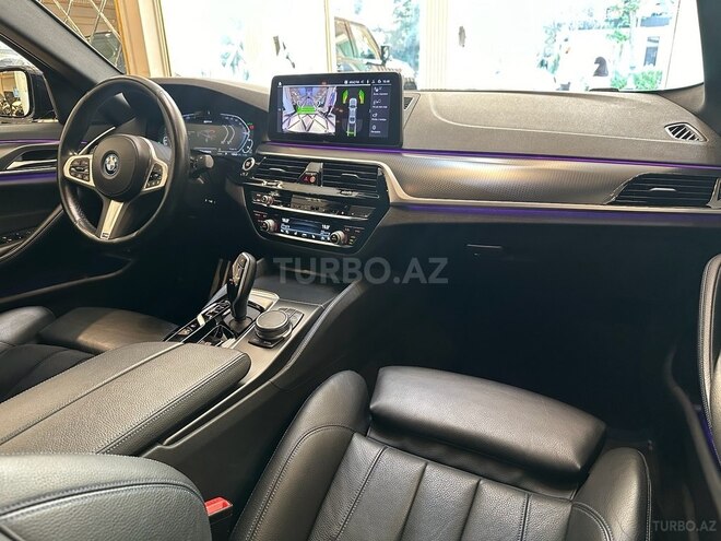 BMW 530e-11