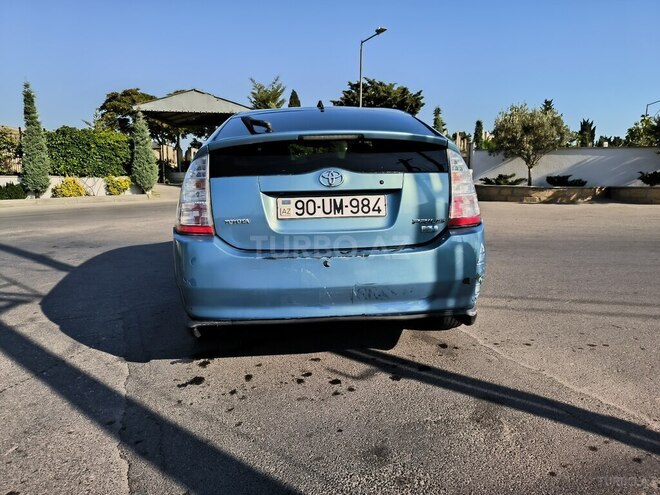 Toyota Prius-4
