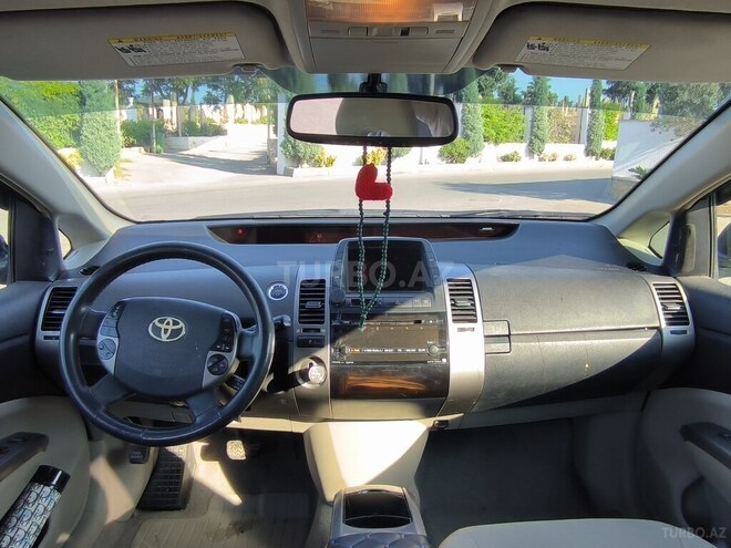 Toyota Prius-5