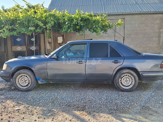 Mercedes E 280 1993, 300,000 km - 2.8 l - Bakı