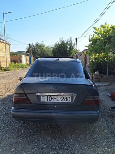 Mercedes E 280 1993, 300,000 km - 2.8 l - Bakı