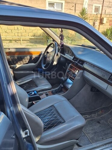 Mercedes E 280 1993, 300,000 km - 2.8 l - Bakı
