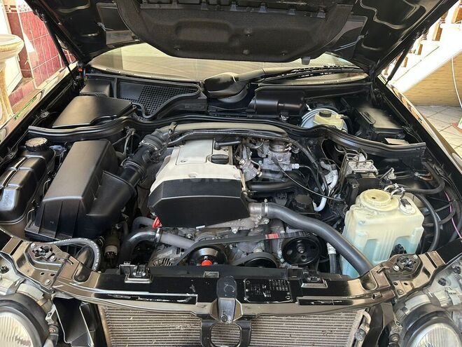Mercedes E 200 2000, 228,850 km - 2.0 l - Gəncə