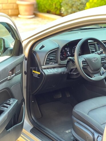 Hyundai Elantra 2017, 124,000 km - 2.0 l - Bakı