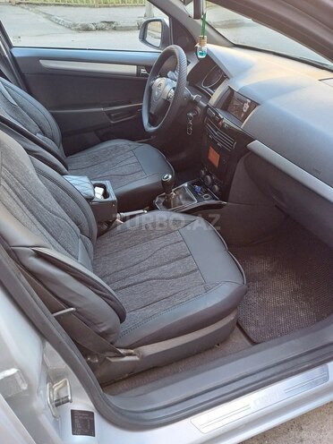 Opel Astra 2010, 335,450 km - 1.7 l - Bakı
