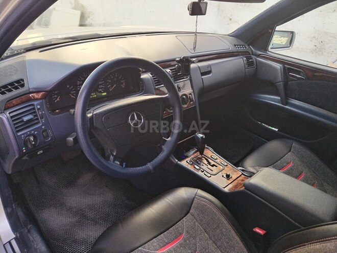 Mercedes E 240 1999, 351,000 km - 2.4 l - Bakı