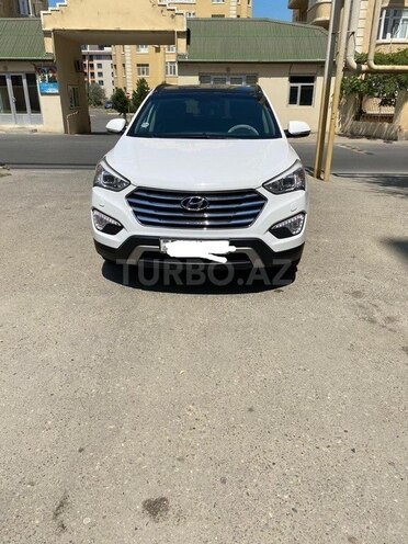 Hyundai Grand Santa Fe-1