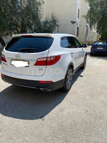 Hyundai Grand Santa Fe-9