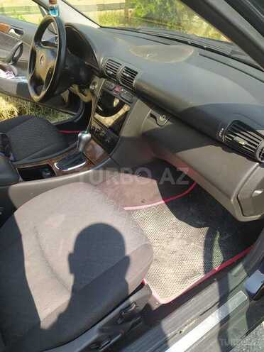 Mercedes C 240 2000, 300,000 km - 2.6 l - Quba