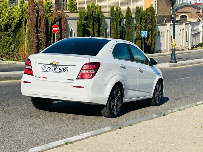 Chevrolet Aveo-5