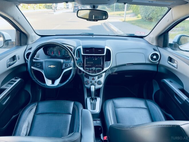 Chevrolet Aveo-10