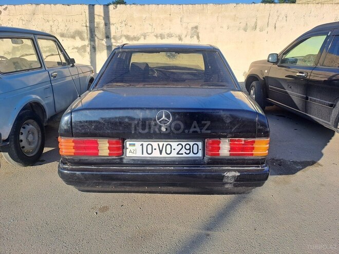 Mercedes 190 1990, 263,870 km - 2.0 l - Quba