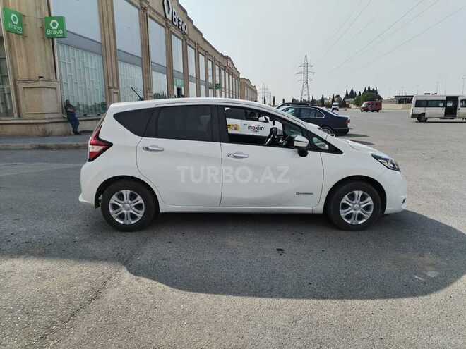 Nissan Note-2