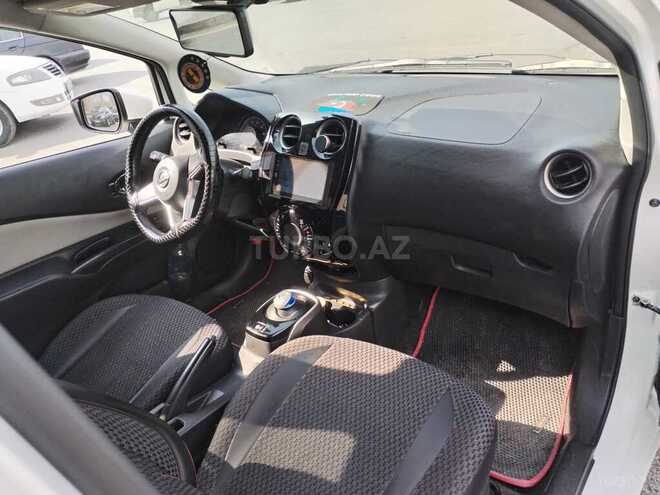 Nissan Note-5