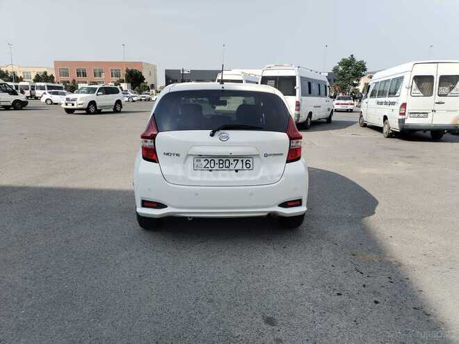 Nissan Note-4