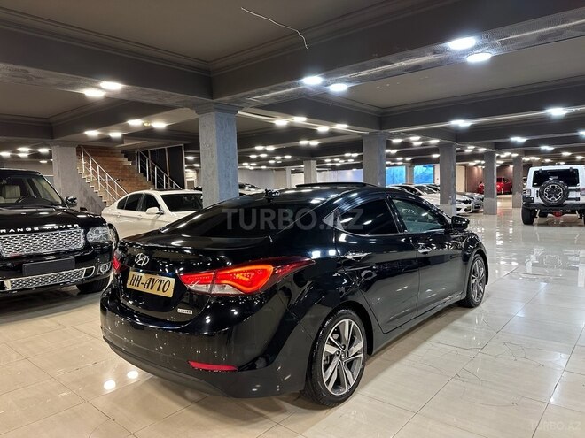 Hyundai Elantra-6