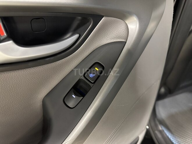 Hyundai Elantra-11