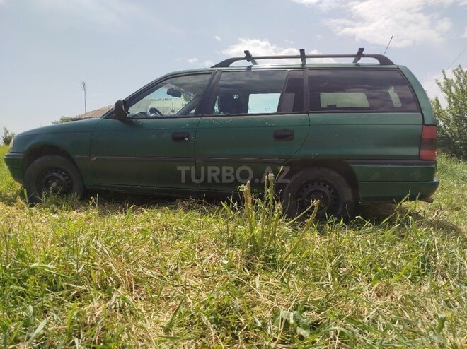 Opel Astra 1996, 120,000 km - 1.6 l - Qusar