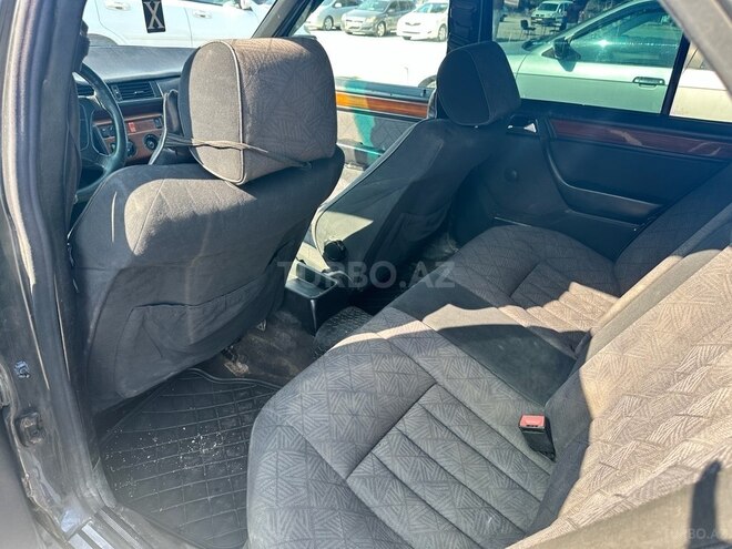 Mercedes E 250 1993, 370,000 km - 2.5 l - Bakı