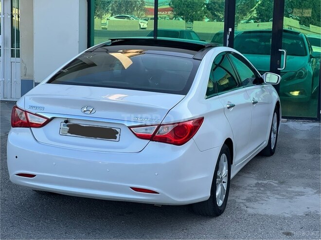 Hyundai Sonata-13