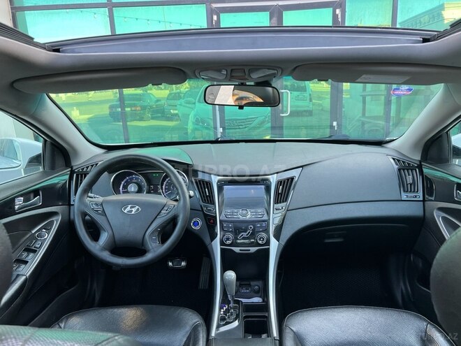 Hyundai Sonata-15