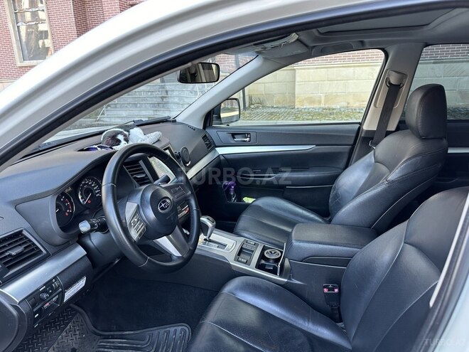 Subaru Legacy-11