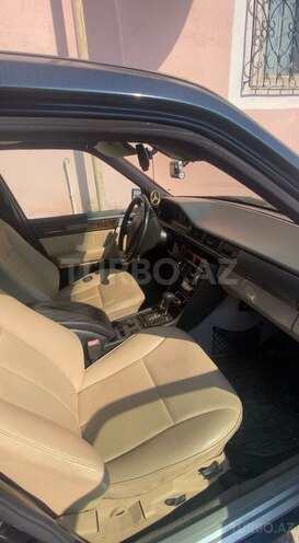 Mercedes E 260 1990, 292,000 km - 2.6 l - Bakı