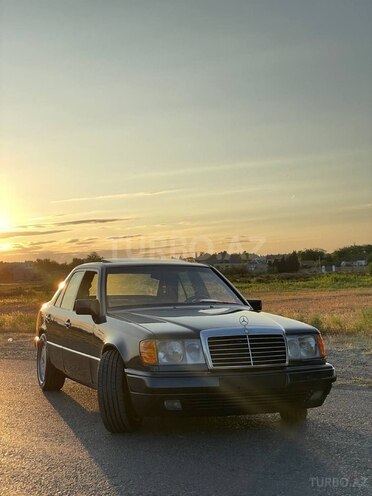 Mercedes E 260 1990, 292,000 km - 2.6 l - Bakı