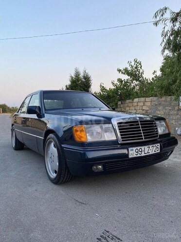 Mercedes E 260 1990, 292,000 km - 2.6 l - Bakı