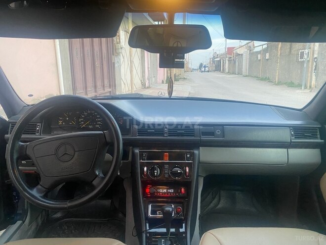 Mercedes E 260 1990, 292,000 km - 2.6 l - Bakı