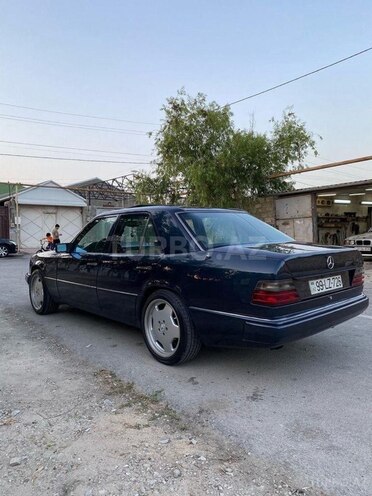 Mercedes E 260 1990, 292,000 km - 2.6 l - Bakı