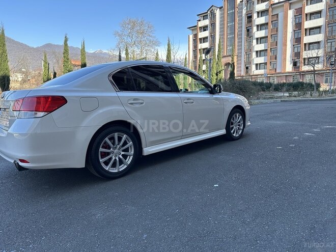Subaru Legacy-5