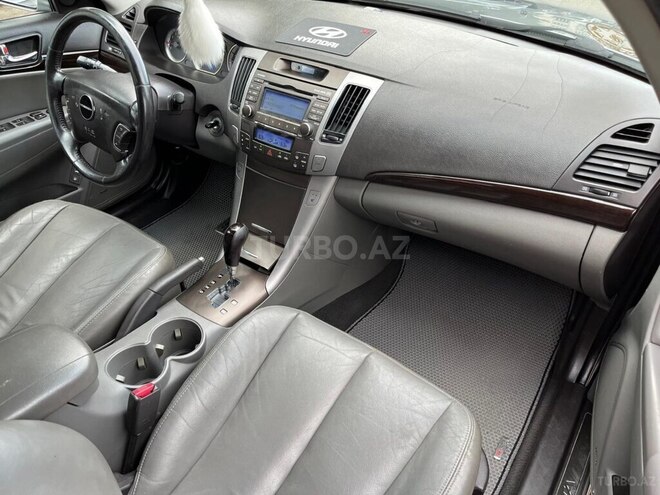 Hyundai Sonata-12