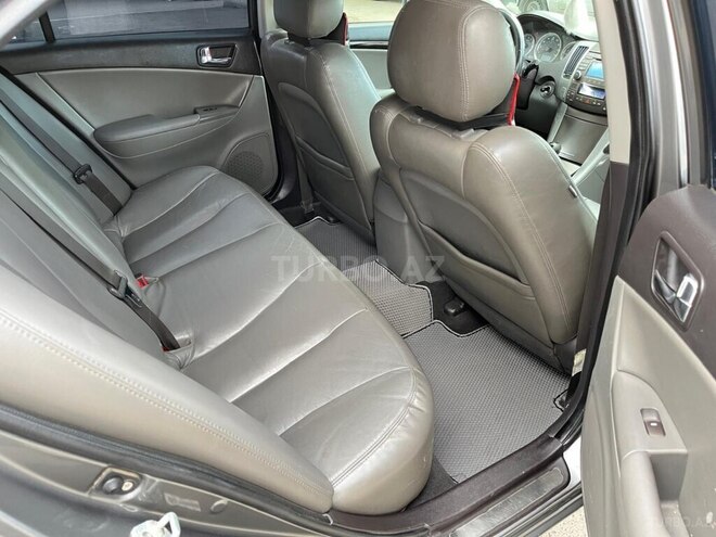 Hyundai Sonata-13