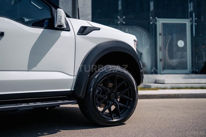 Ford F-150-5