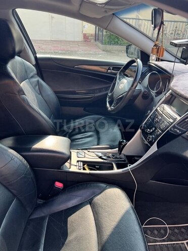 Hyundai Sonata-8