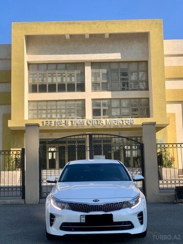 Kia K5-4