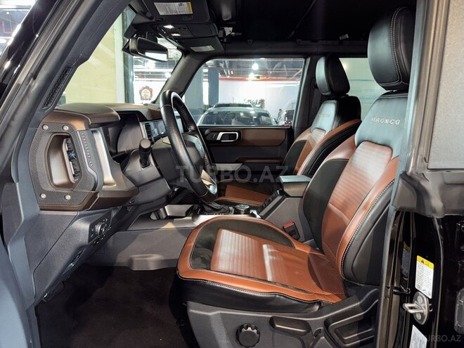 Ford Bronco-7